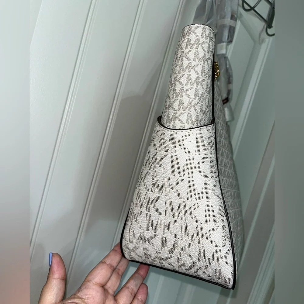 NWOT MK Jet Set Travel Large Chain Shoulder Tote Vanilla MK Signature Logo - Picture 3 of 16